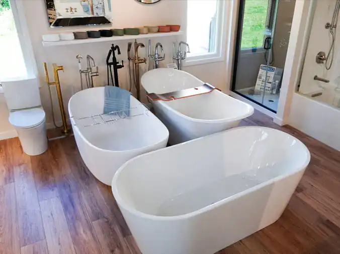 Bathtub display at the Bath & Kitchen showroom at Penstan Supply Cranberry PA